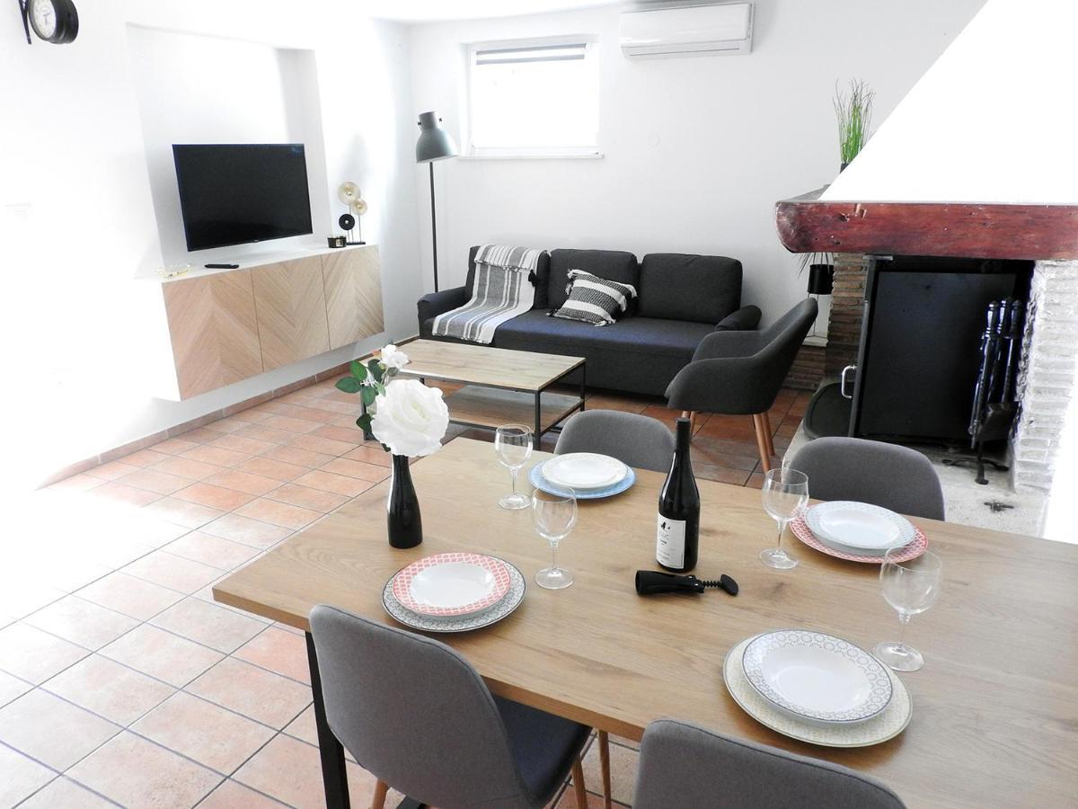Apartment Lu, Stinjan - Pula Buitenkant foto